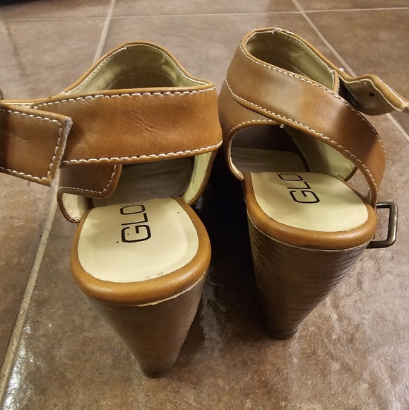 GLO JEAN'S - Picture 3 of 7